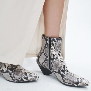 NEW RAG & BONE Spire Snake Leather Side-Zip Boots size 7